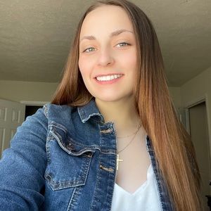 Meet your Posher, Kaitlyn